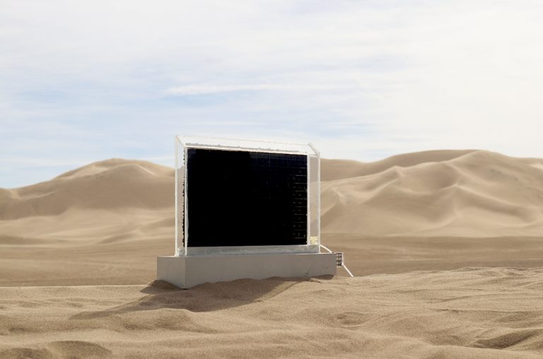 Revolutionary Device  Which Extracts Clean Drinking Water from Thin Air — Even in Deserts