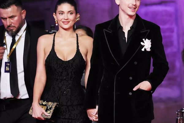 kylie-jenner-timothee-chalamet-David-Di-Donatello-event-050725-4-e55459635c1e4989bef48bfd5e227eb5