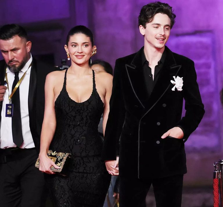 kylie-jenner-timothee-chalamet-David-Di-Donatello-event-050725-4-e55459635c1e4989bef48bfd5e227eb5